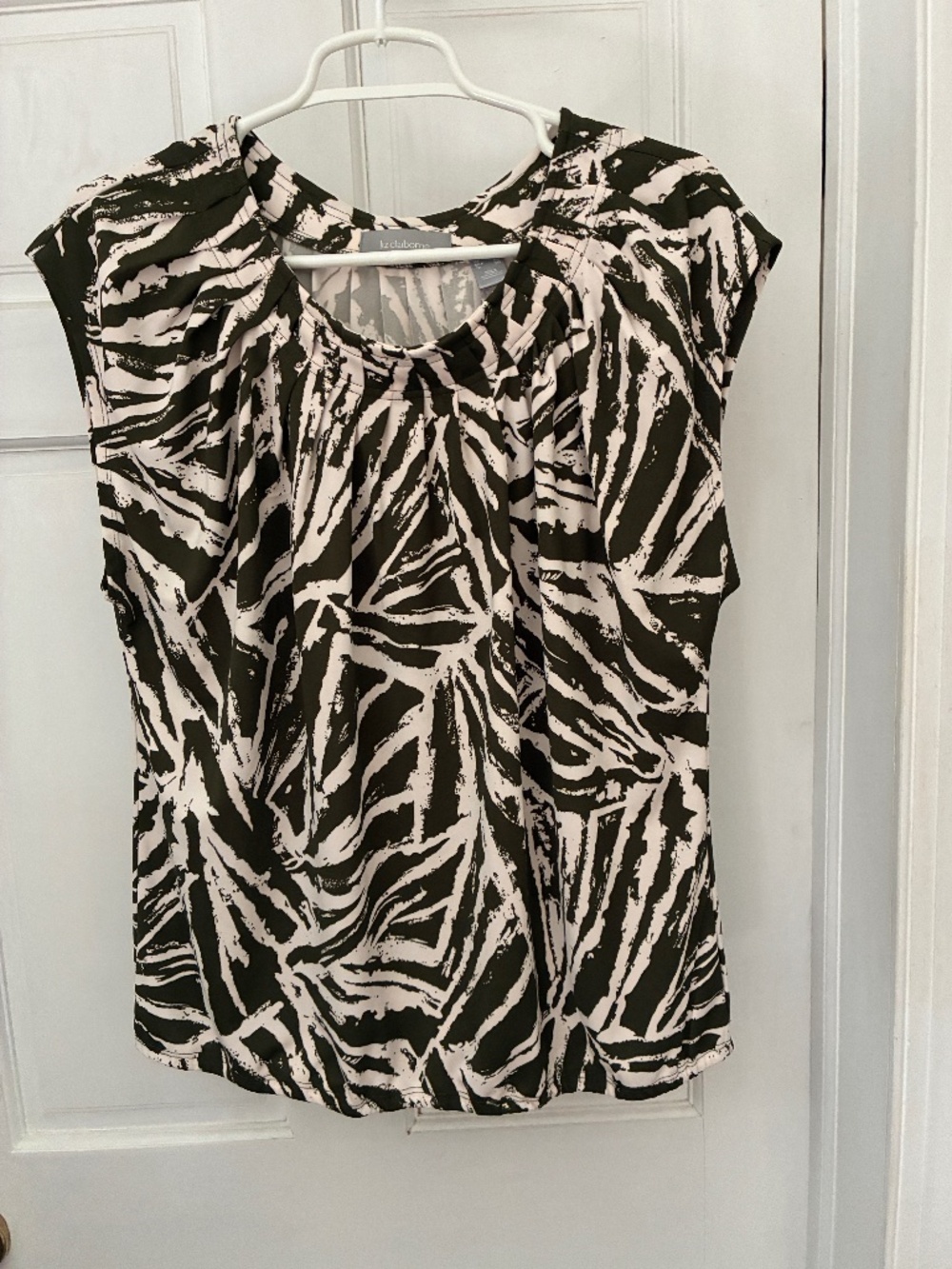 3 pc top, skirt, capri